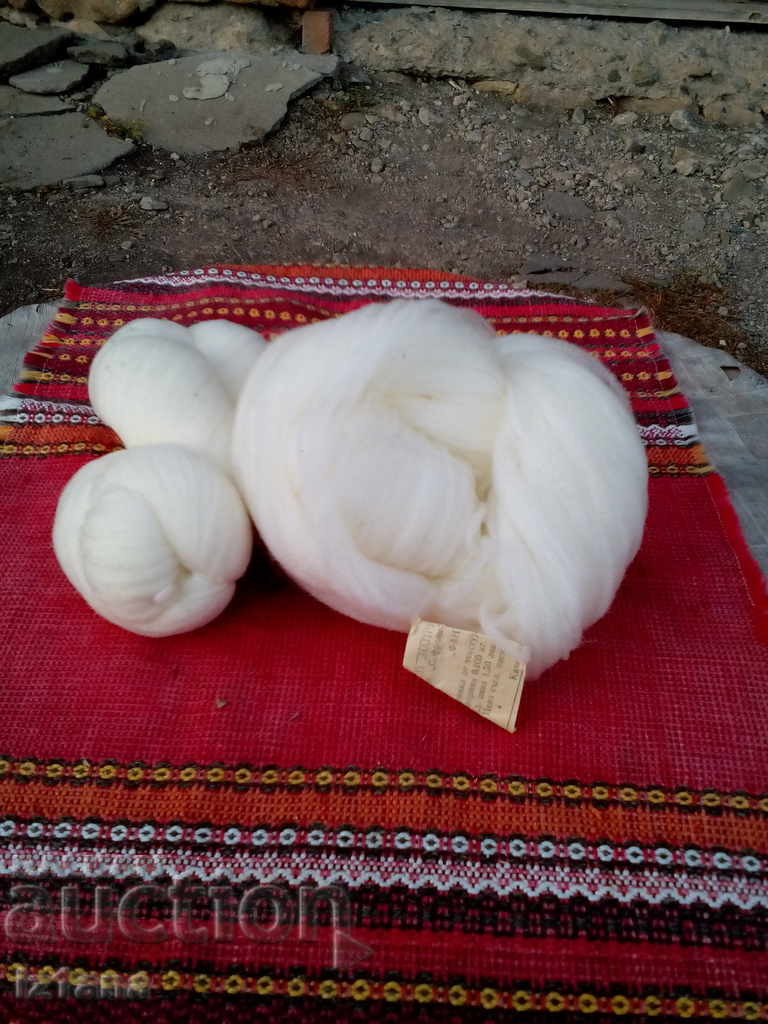 Текстурирана синтетична коприна с цена 20.00 лв. | € 10.23 Текстурирана синтетична коприна с цена 20.00 лв. | € 10.23