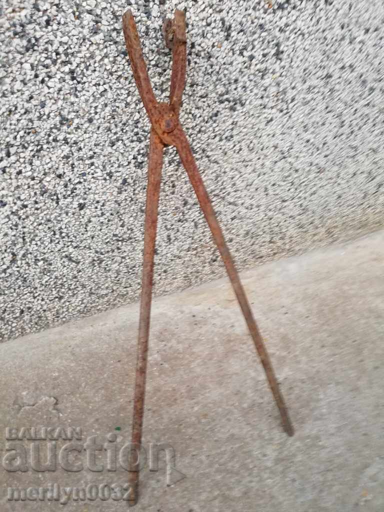 Old forging pliers, wrought iron, tool with price 49.00 BGN | € 25.05 Old forging pliers, wrought iron, tool with price 49.00 BGN | € 25.05