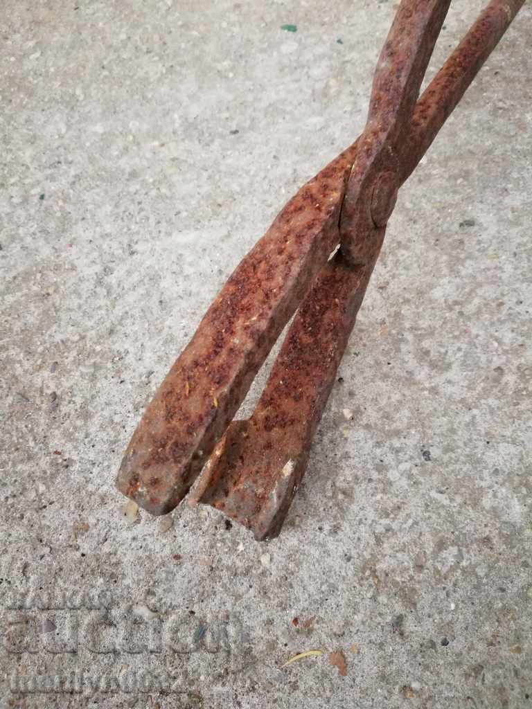 Auction Old forging pliers, wrought iron, tool Auction Old forging pliers, wrought iron, tool