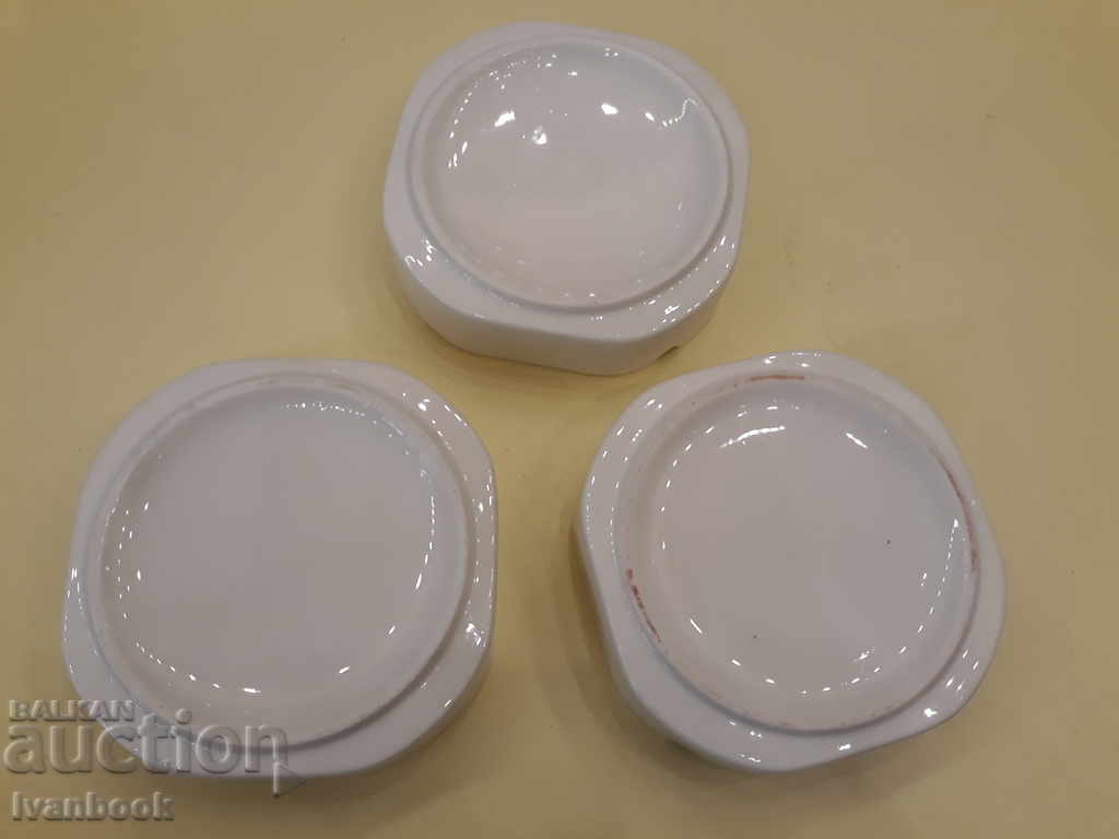 Auction Ashtrays porcelain 3 pcs Auction Ashtrays porcelain 3 pcs