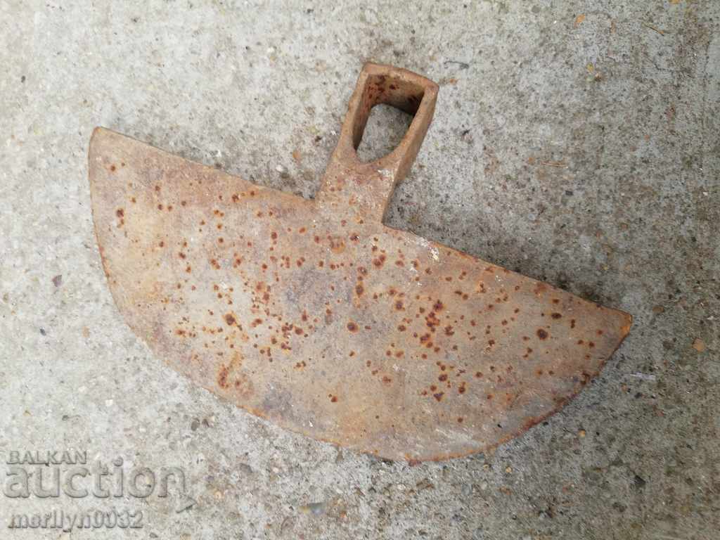 Delivery of Mop, an old wrought iron tool, a chap, an agricultural instrument Delivery of Mop, an old wrought iron tool, a chap, an agricultural instrument