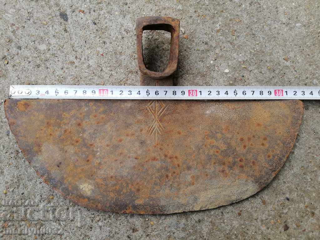 Mop, an old wrought iron tool, a chap, an agricultural instrument - 5 Mop, an old wrought iron tool, a chap, an agricultural instrument - 5