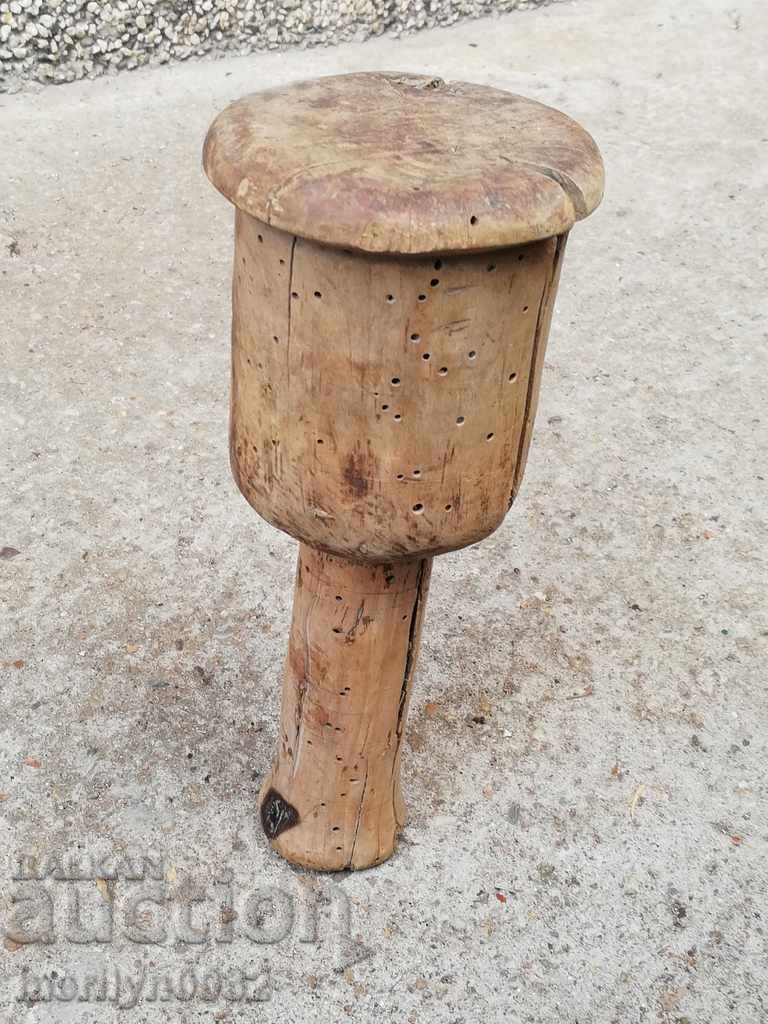 An old man cracked the wooden mortar with price 41.00 BGN | € 20.96 An old man cracked the wooden mortar with price 41.00 BGN | € 20.96