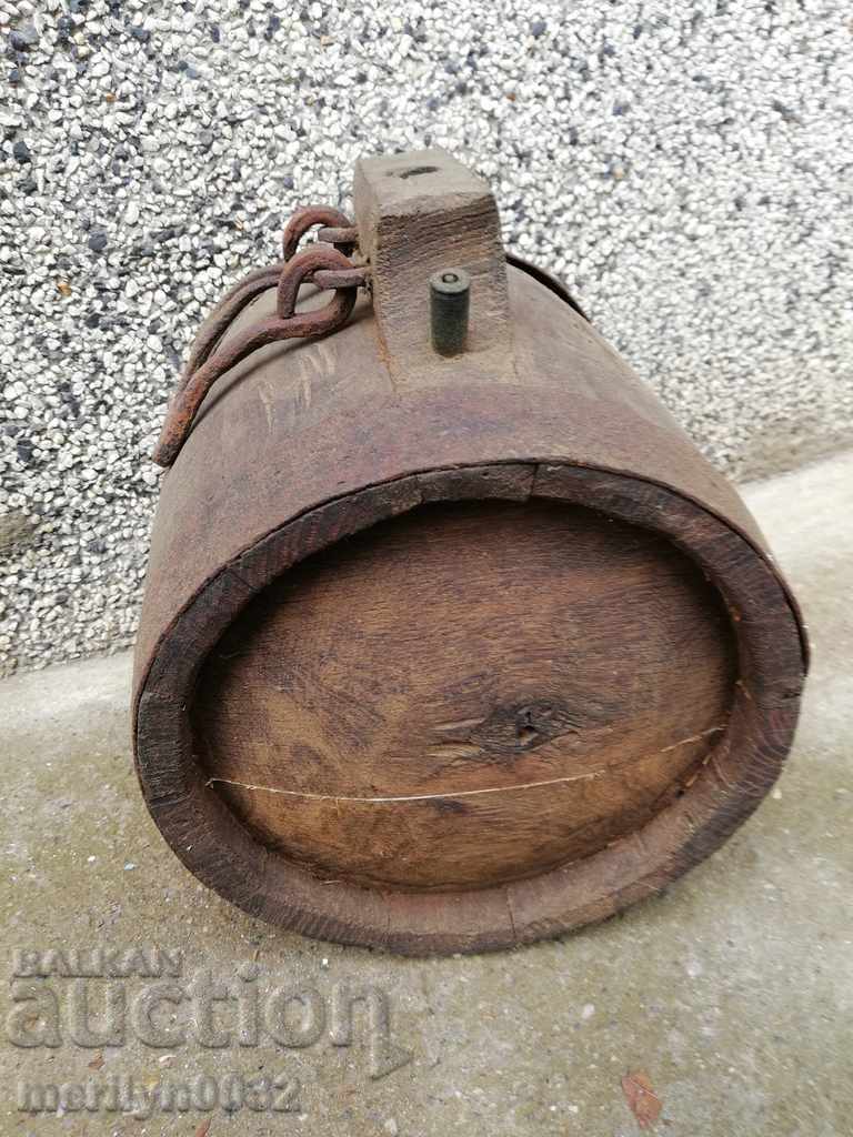 Auction  Old bucket, vase, barrel, wooden, pavour