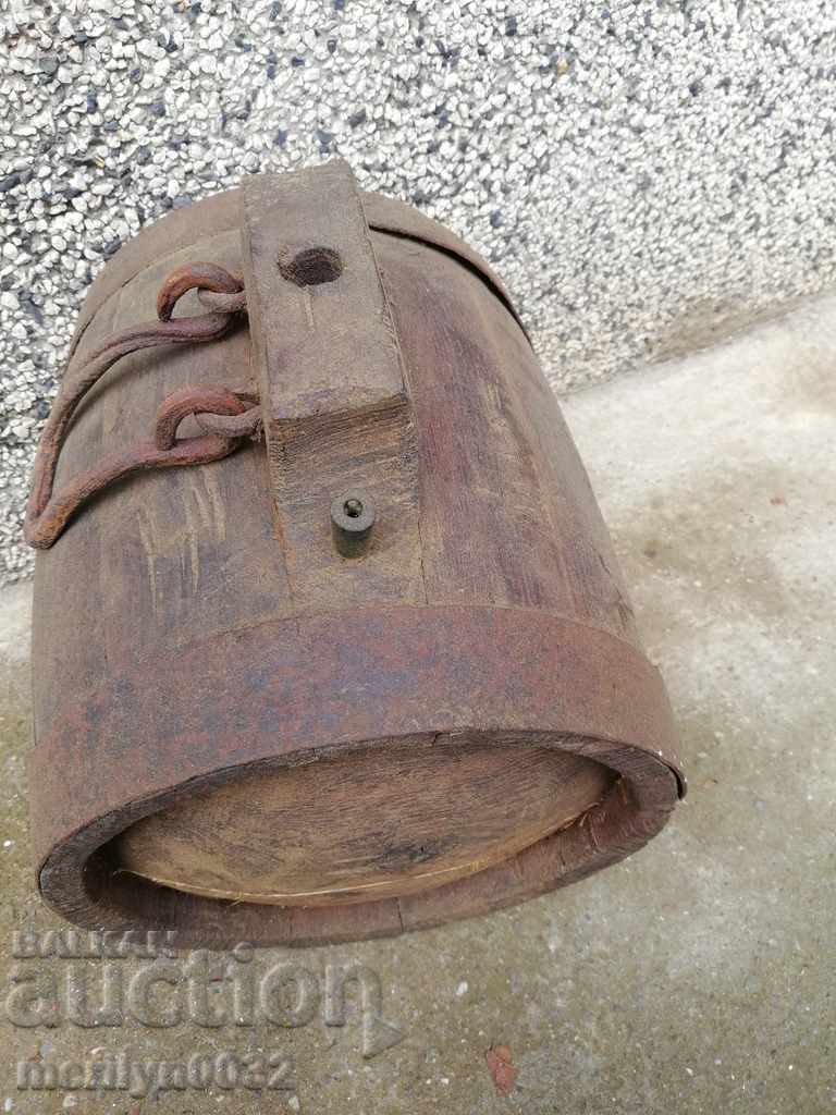 Old bucket, vase, barrel, wooden, pavour - 5