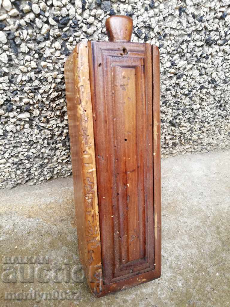 Стара кутия за калеми от дърво