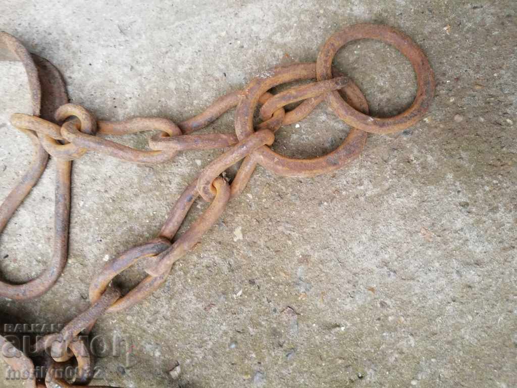 Old hand-forged buckles, chains, shackles, shackles - 5 Old hand-forged buckles, chains, shackles, shackles - 5