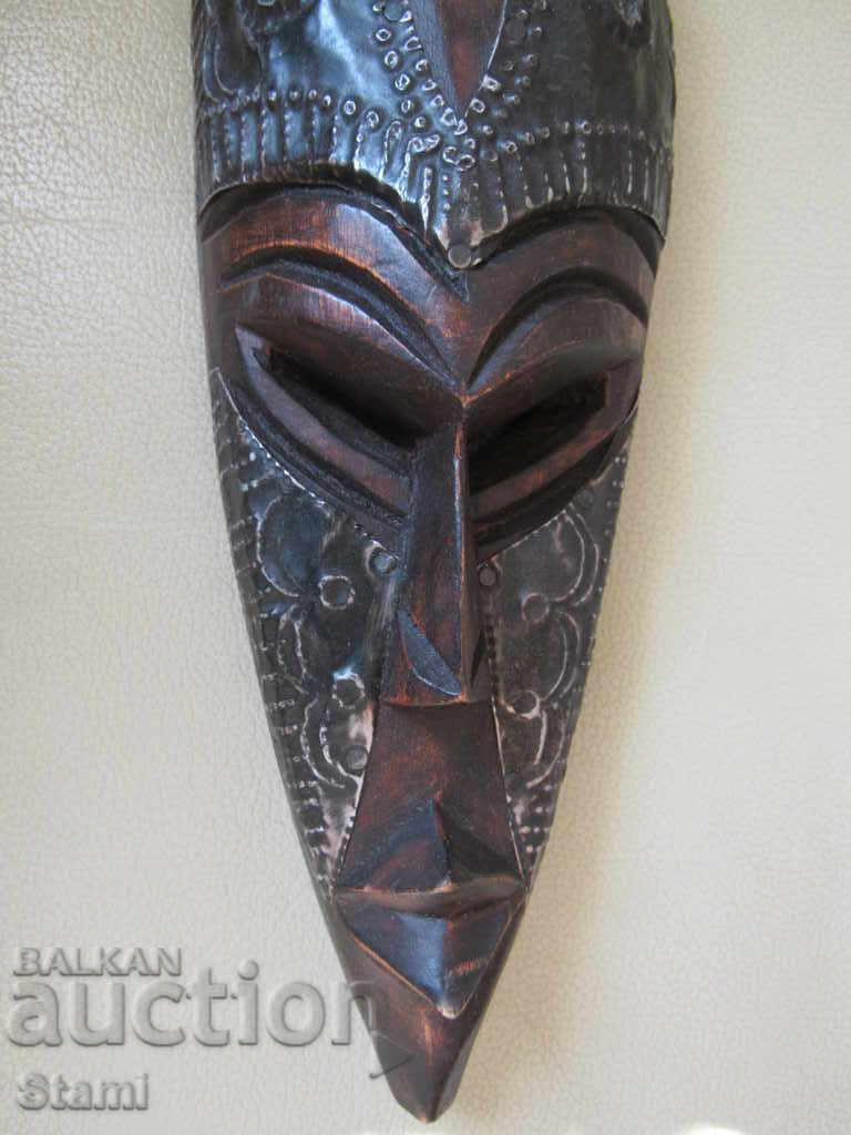 Licitație Mască africană de abanos și cupru-19, medie