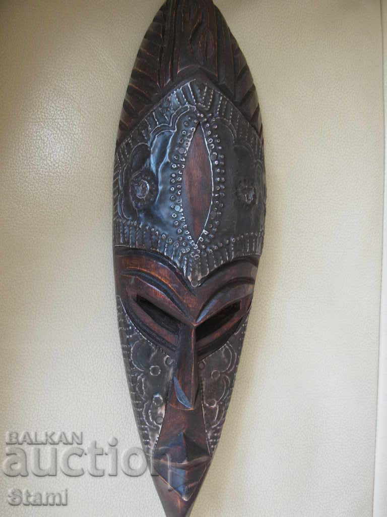 Mască africană de abanos și cupru-19, mediu