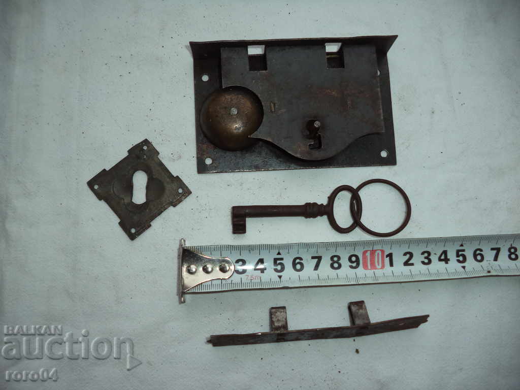Delivery of OLD LOCK WITH BELL - WORKING Delivery of OLD LOCK WITH BELL - WORKING