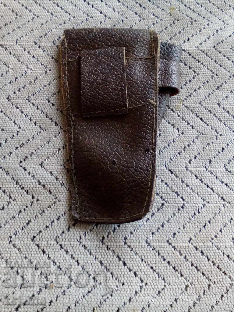 An old leather case with price 6.00 BGN | € 3.07
