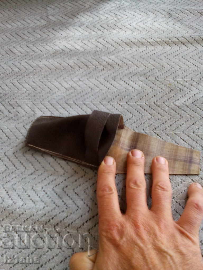 Auction  An old leather case