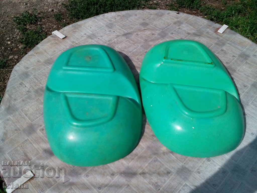 Delivery of Old plastic dish, bowl Delivery of Old plastic dish, bowl