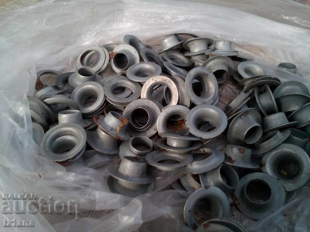 Old hats for cloth with price 20.00 BGN | € 10.23 Old hats for cloth with price 20.00 BGN | € 10.23