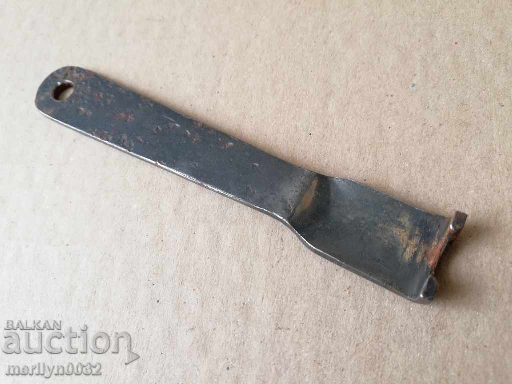 Auction Extractor key for MG34 World WW2 Wehrmacht Auction Extractor key for MG34 World WW2 Wehrmacht