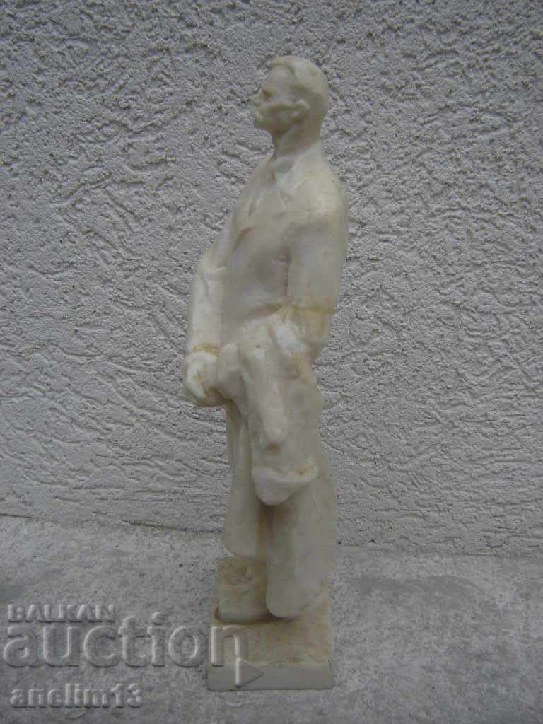 OLD STATUE MAXIMIZED GORKY - 6 OLD STATUE MAXIMIZED GORKY - 6