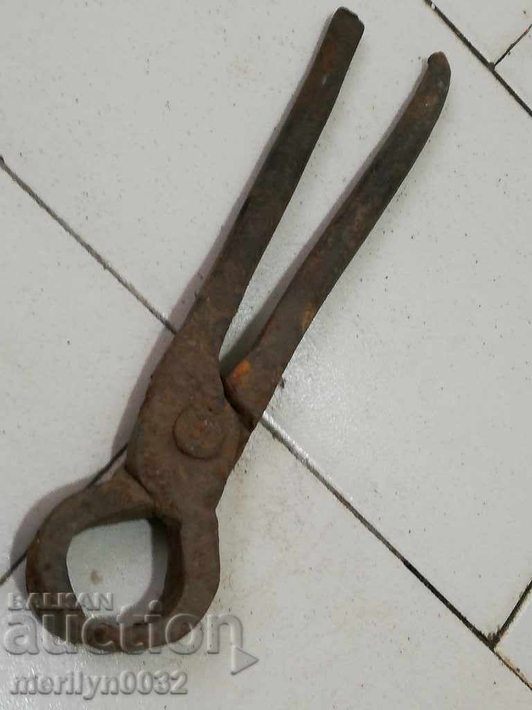 Auction Old forging pliers, wrought iron, wrought iron Auction Old forging pliers, wrought iron, wrought iron
