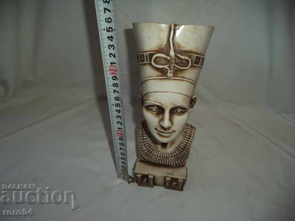 NEPHERTITES - AUTHOR STATUS with price 265.50 BGN | € 135.75