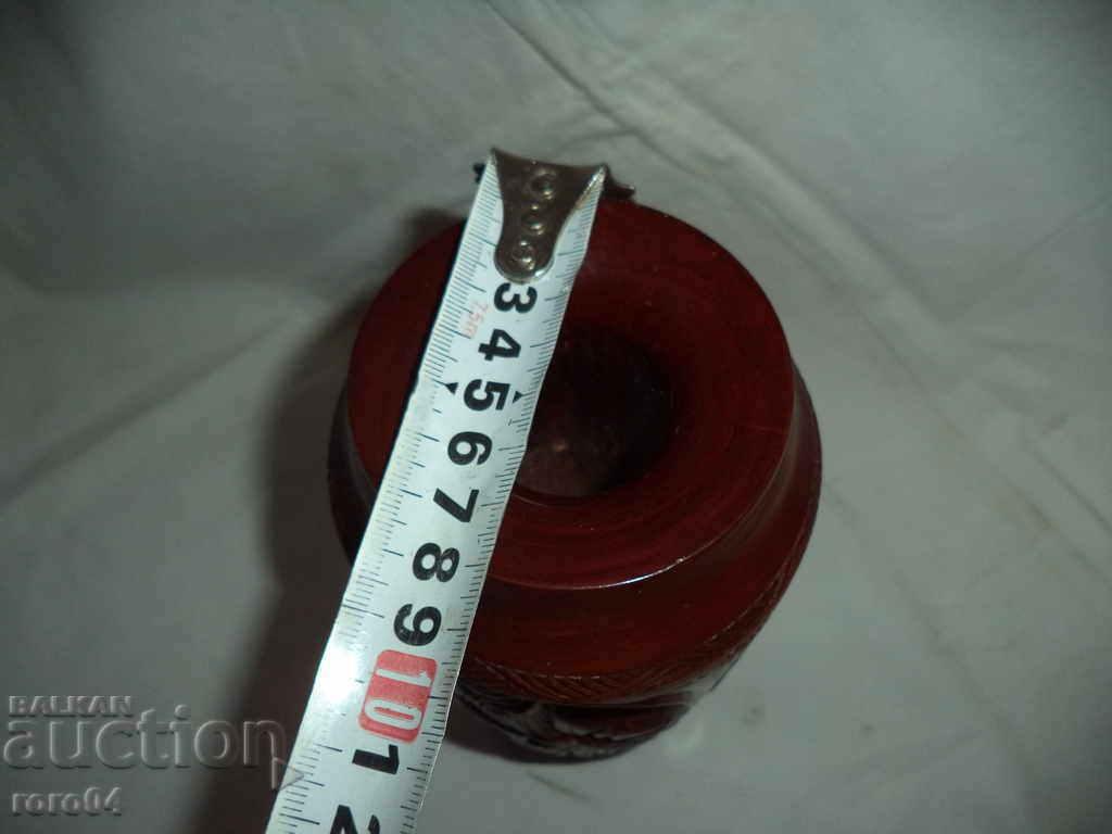 Auction  OLD ASIAN VASE