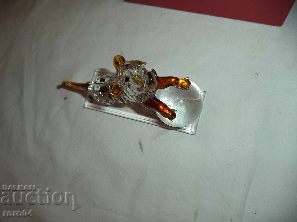 Auction STAR GLASS TIGERCH STATE Auction STAR GLASS TIGERCH STATE