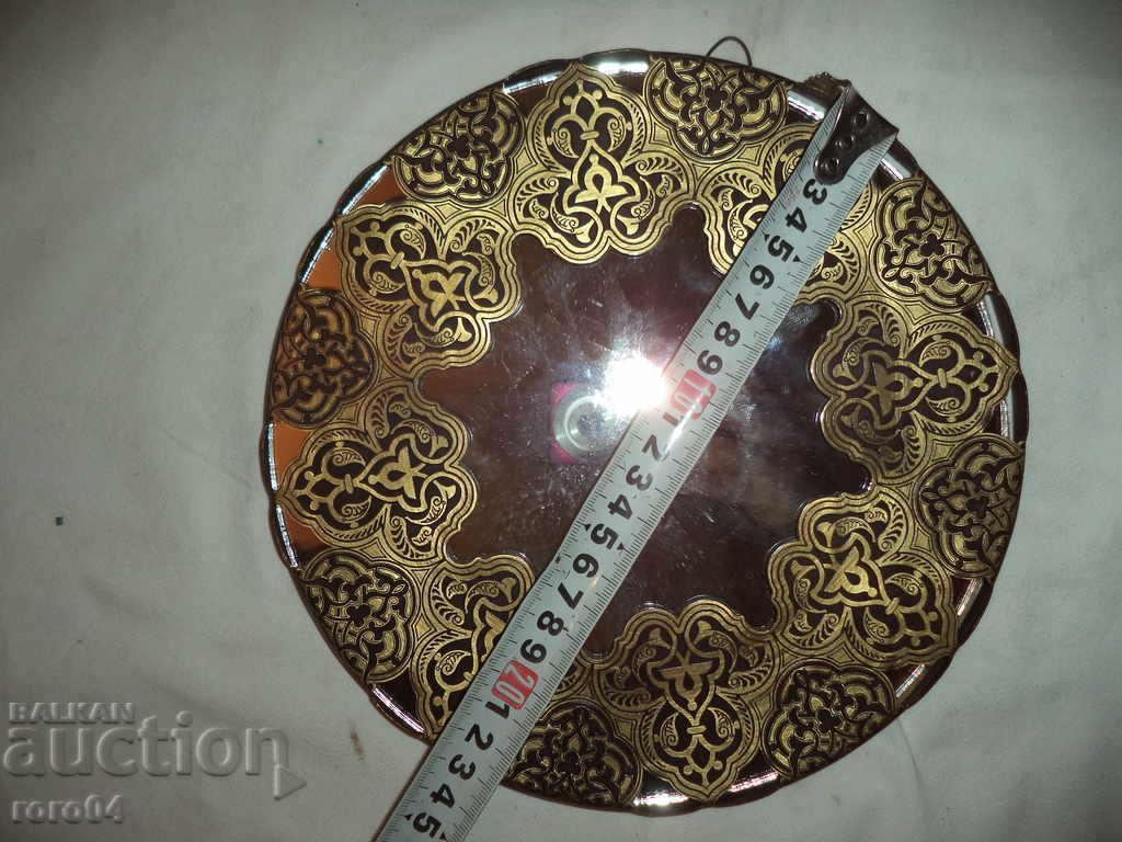 OGLINZA STARĂ BRONZE cu preț 31.50 BGN | € 16.11