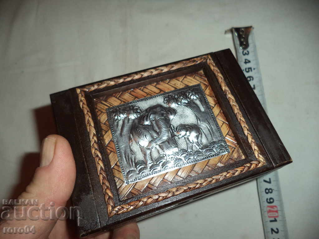 THE OLD BOX FOR JEWELERY - 6 THE OLD BOX FOR JEWELERY - 6