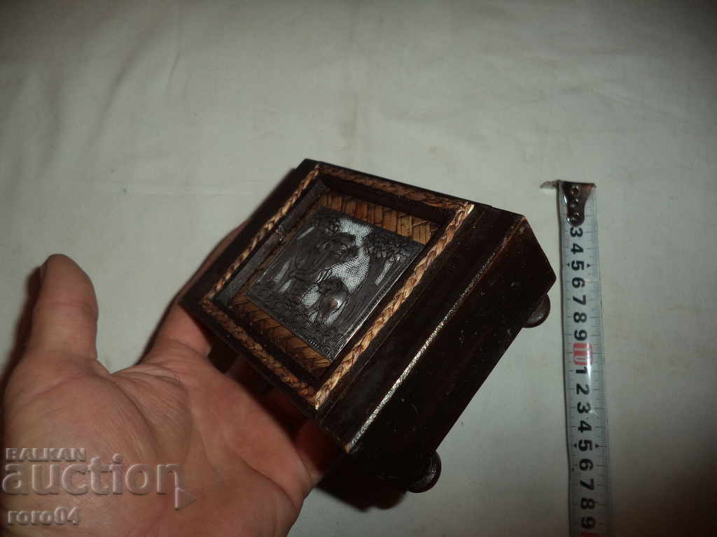 THE OLD BOX FOR JEWELERY - 7 THE OLD BOX FOR JEWELERY - 7