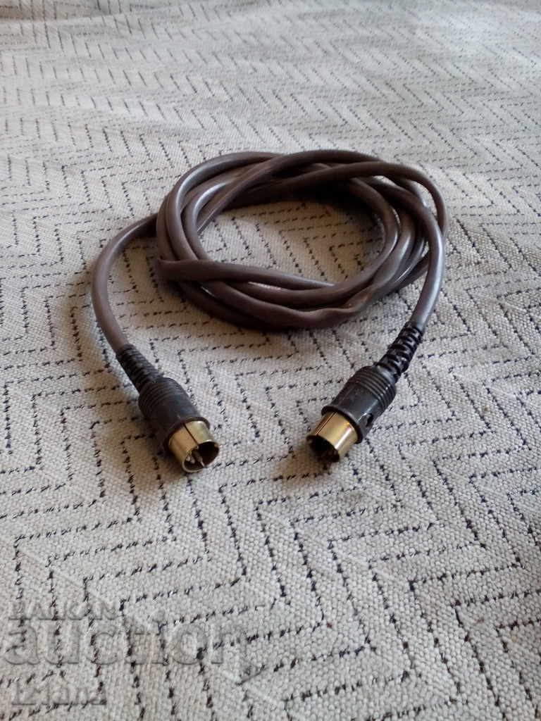 Old cable with bushy fives