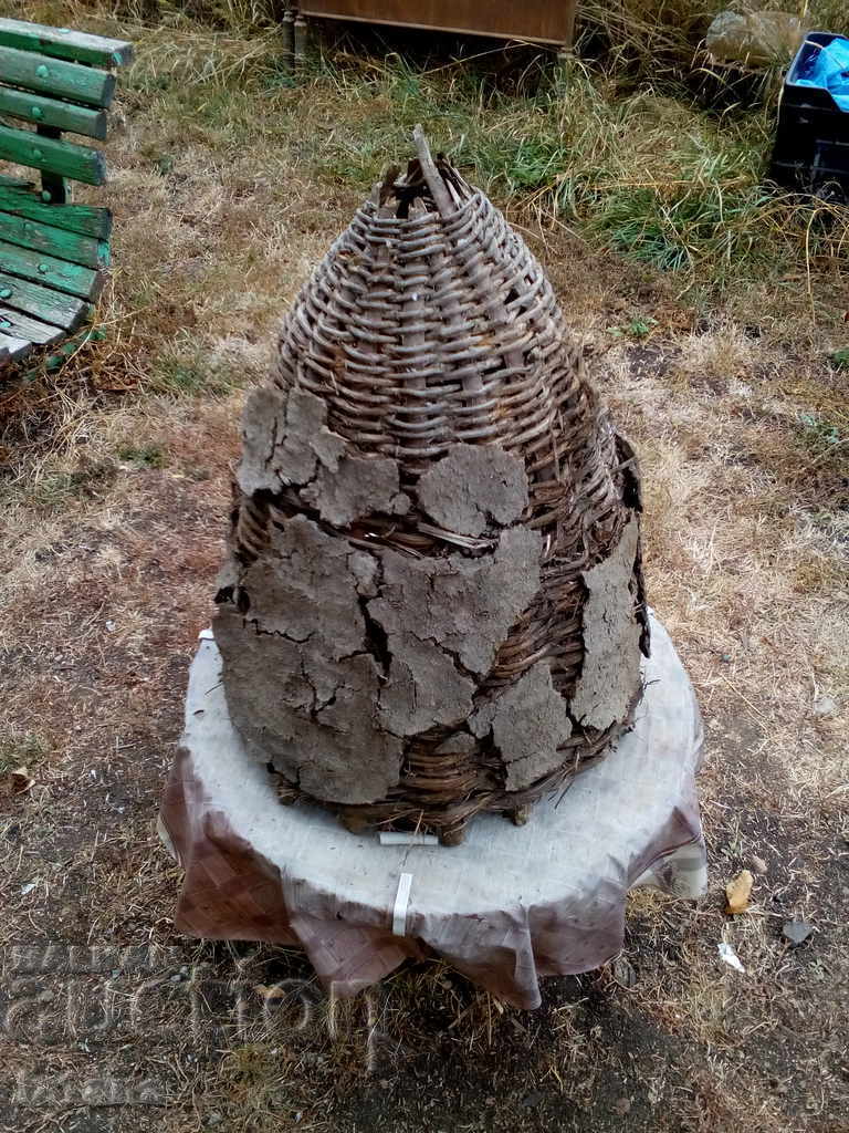 An old hive, a hut with price 70.00 BGN | € 35.79