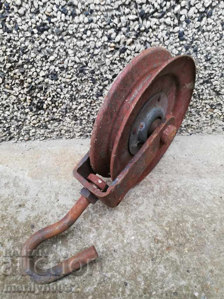 Reel pulley pulley with price 37.00 BGN | € 18.92 Reel pulley pulley with price 37.00 BGN | € 18.92