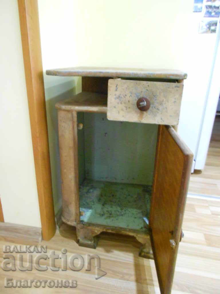 Delivery of An old metal cabinet Delivery of An old metal cabinet