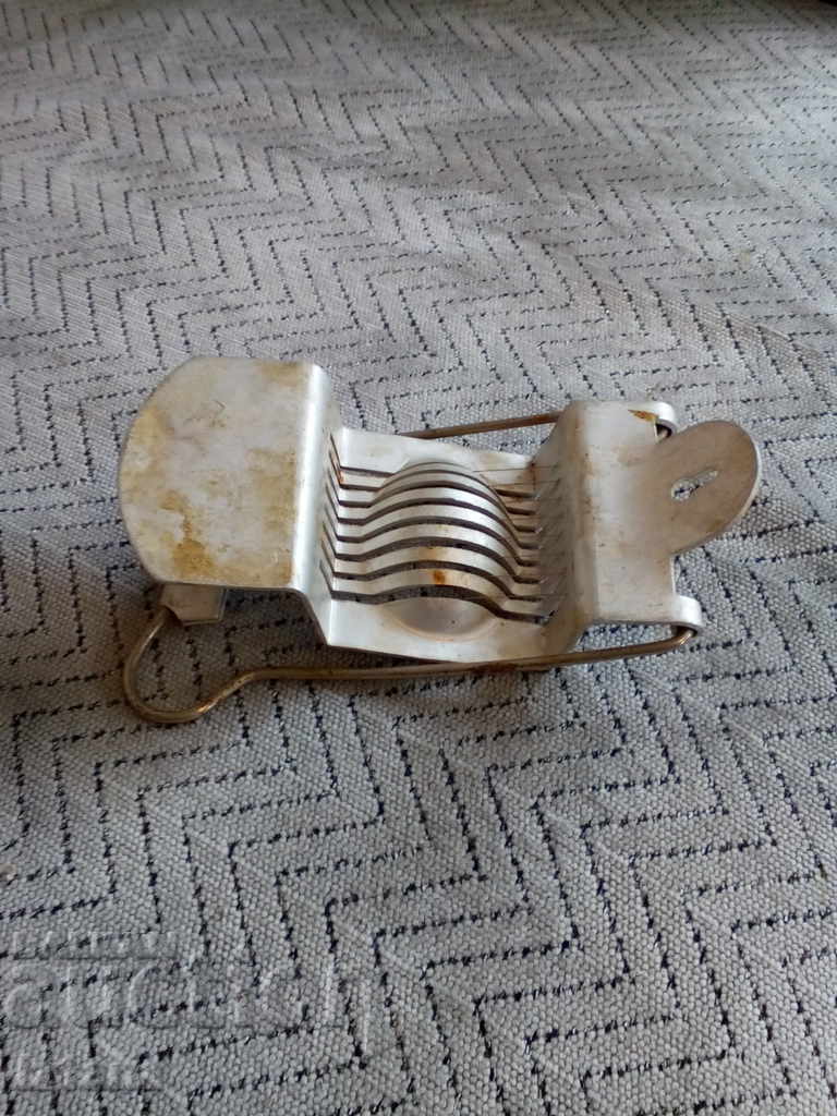 Old egg cutting machine - 5