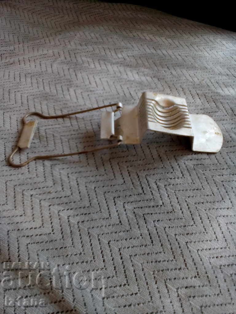 Old egg cutting machine - 6