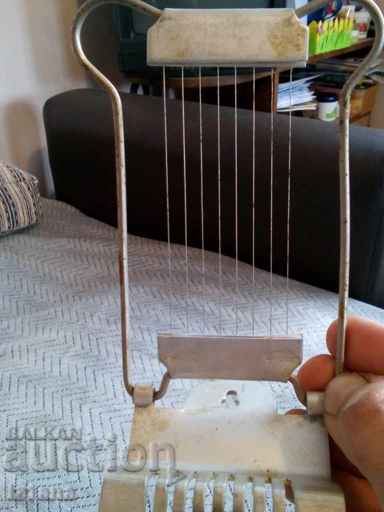 Old egg cutting machine - 7