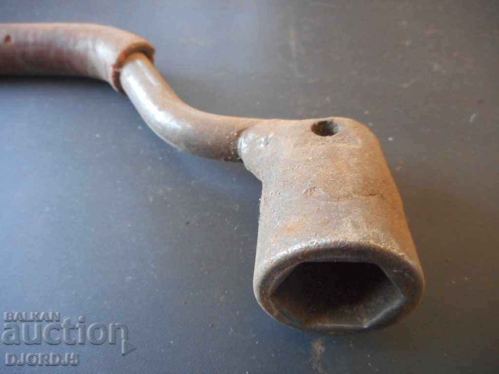 Old specialized key, hexagram with price 3.00 BGN | € 1.53 Old specialized key, hexagram with price 3.00 BGN | € 1.53