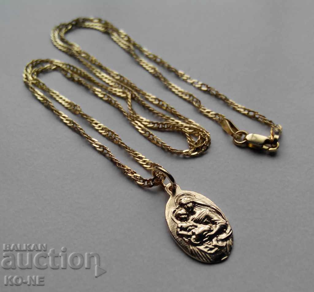 Delivery of Women's chain with pendant