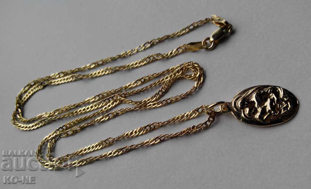 Women's chain with pendant