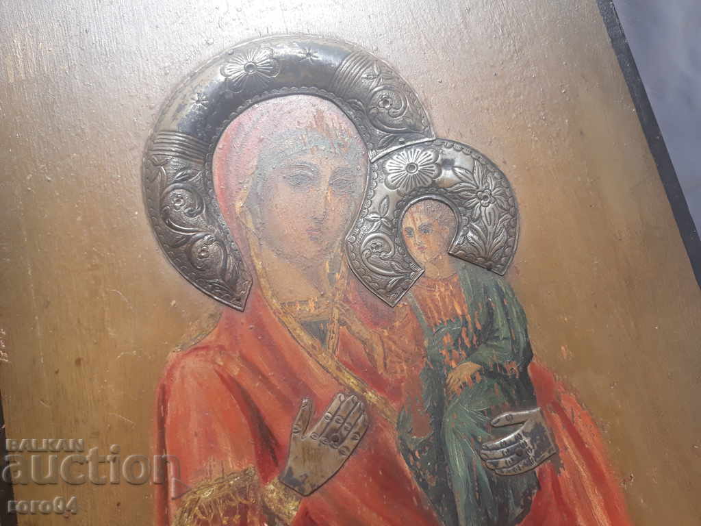 VECHI ICON CU SILVER HARDWARE cu preț 1485.00 BGN | € 759.27 VECHI ICON CU SILVER HARDWARE cu preț 1485.00 BGN | € 759.27