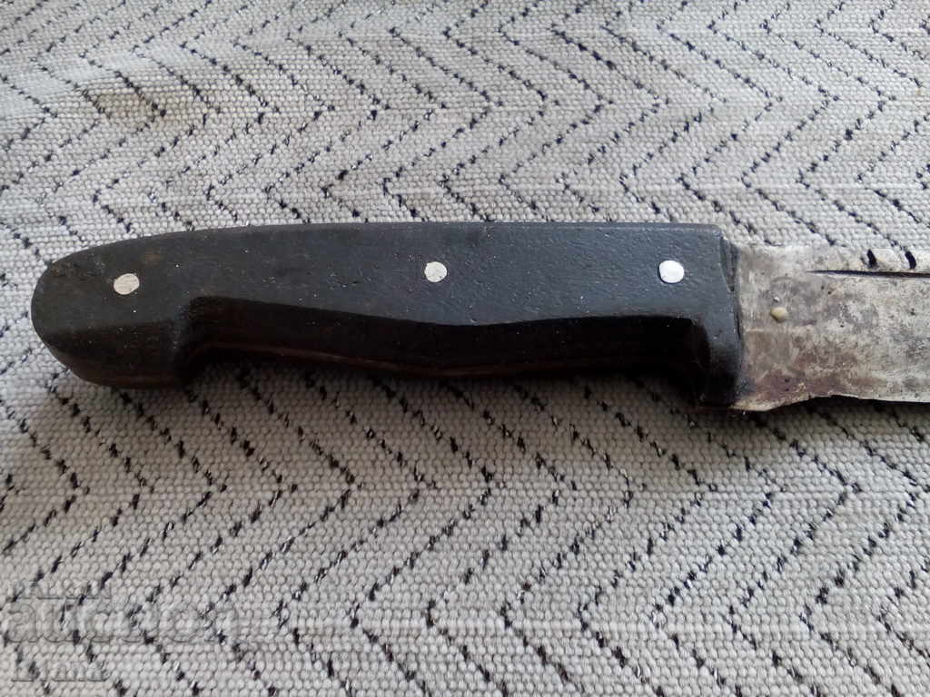 An old knife with price 15.00 BGN | € 7.67 An old knife with price 15.00 BGN | € 7.67