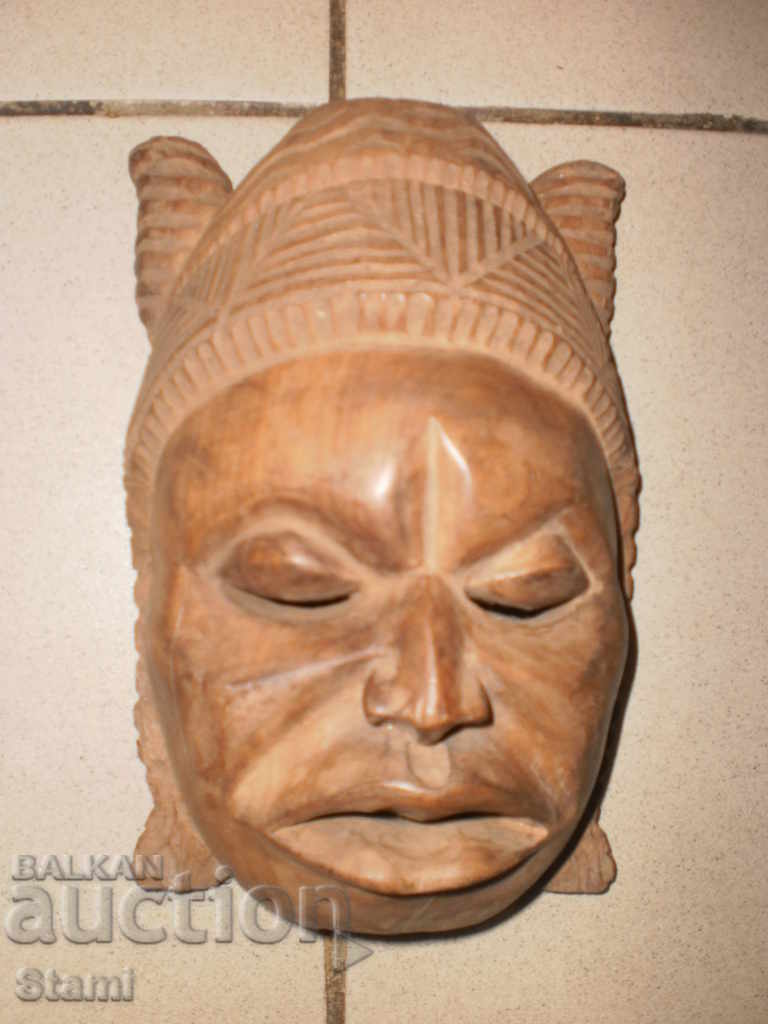Auction Stara Yuruba mask - Nigeria Auction Stara Yuruba mask - Nigeria