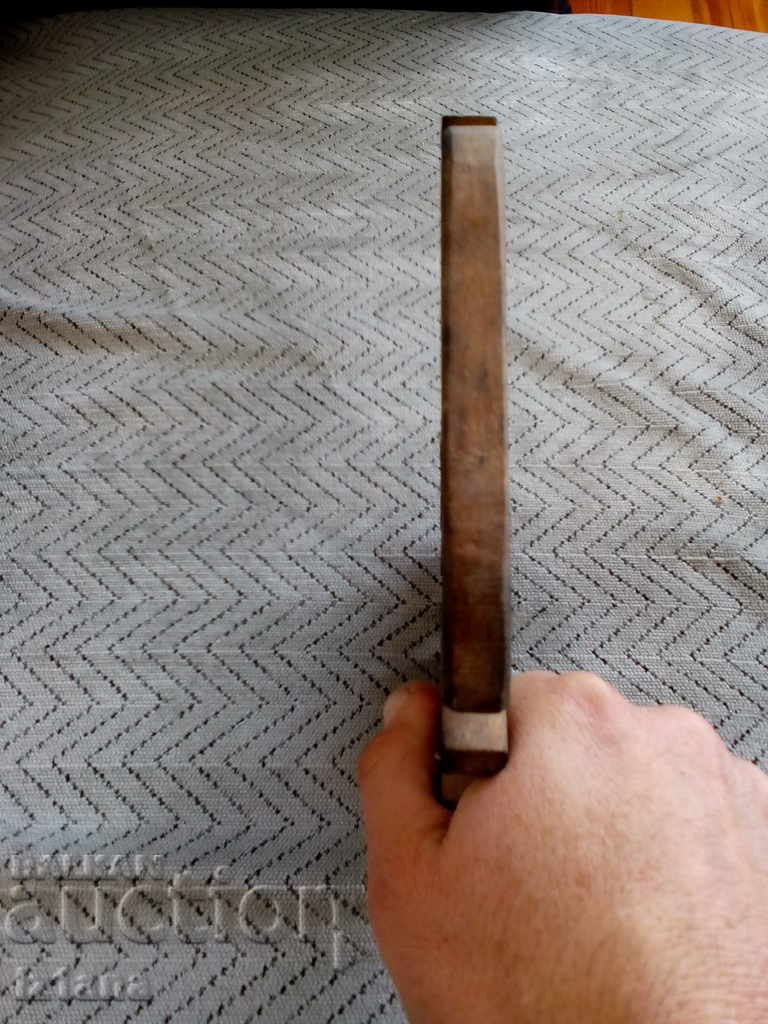 Delivery of Old wooden pad Delivery of Old wooden pad