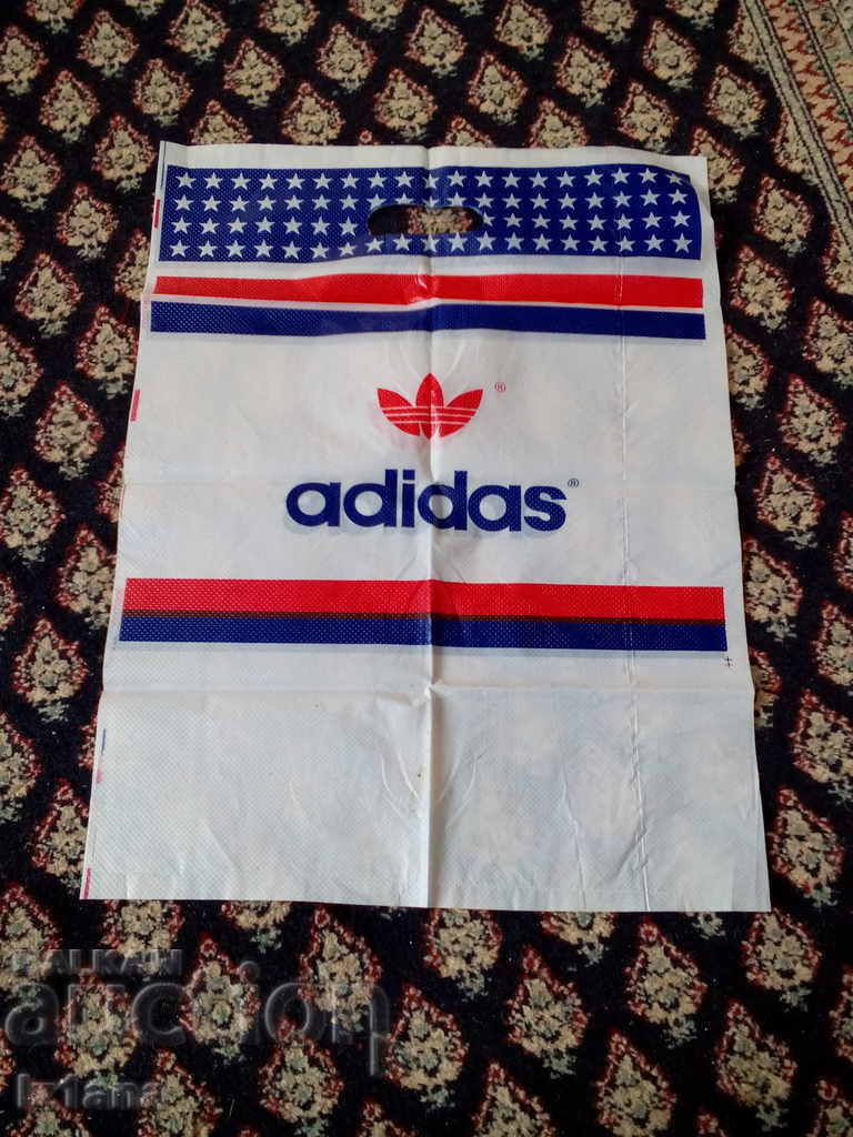 Adidas pungă de plastic vechi Adidas cu preț 10.00 BGN | € 5.11