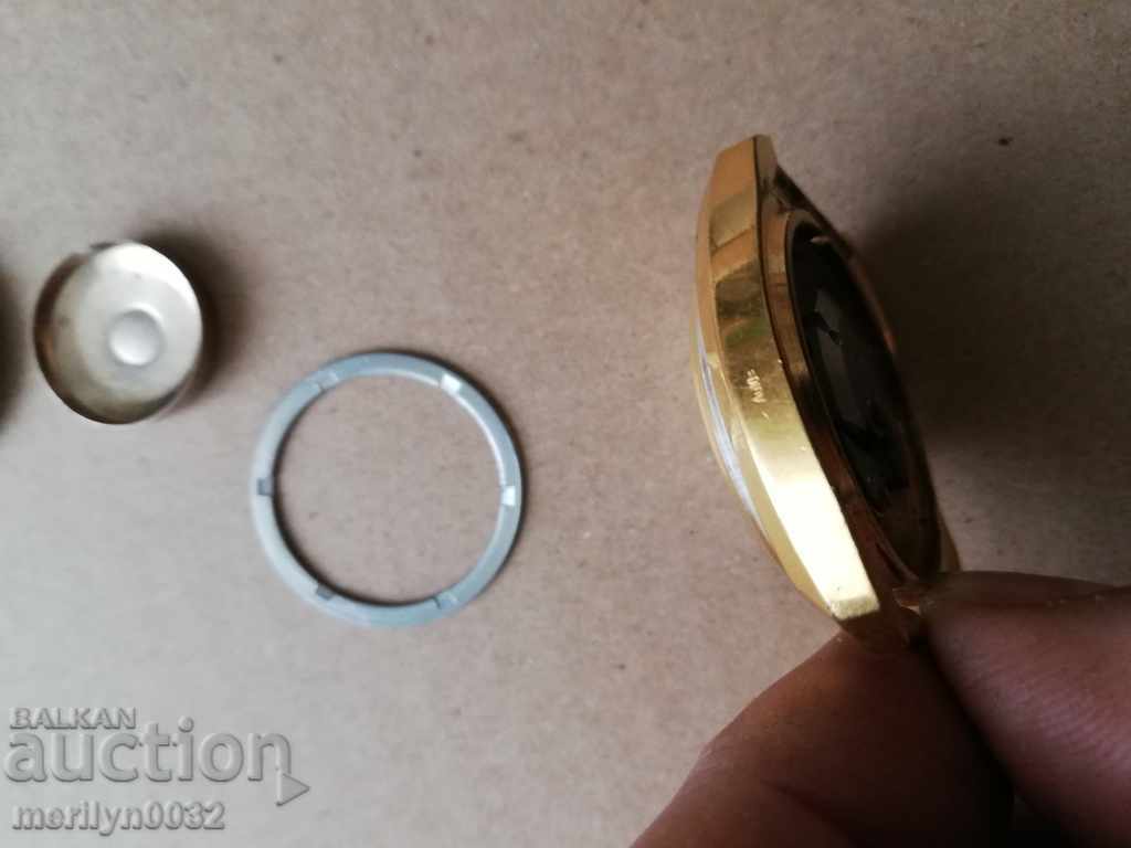 Zarya Hand Watch with Gold Plating, Second Hand, WORKS - 6 Zarya Hand Watch with Gold Plating, Second Hand, WORKS - 6