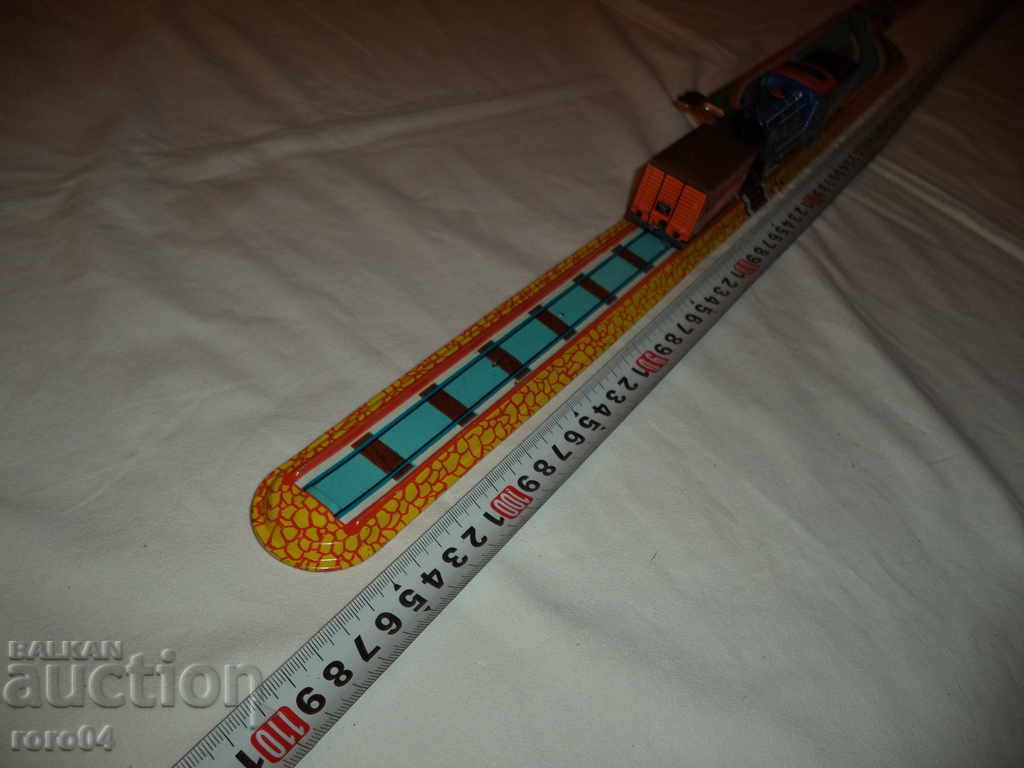 OLD SHEET MECHANICAL TRAIN with price 85.00 BGN | € 43.46 OLD SHEET MECHANICAL TRAIN with price 85.00 BGN | € 43.46