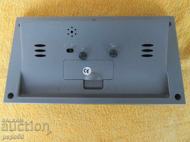 ИНТЕРЕСЕН НАСТОЛЕН ЧАСОВНИК С ТЕРМОМЕТЪР И ВЛАГОМЕР с цена 20.00 лв. | € 10.23 ИНТЕРЕСЕН НАСТОЛЕН ЧАСОВНИК С ТЕРМОМЕТЪР И ВЛАГОМЕР с цена 20.00 лв. | € 10.23