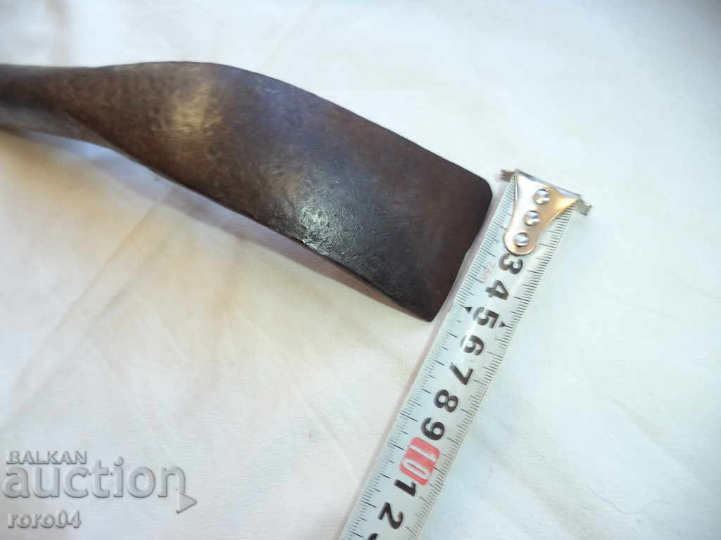 Delivery of STRONG OLD HAND FORGED BAR Delivery of STRONG OLD HAND FORGED BAR