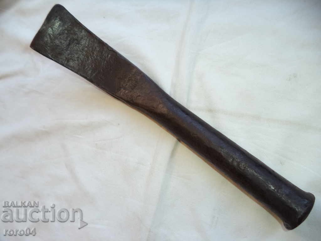STRONG OLD HAND FORGED BAR - 6 STRONG OLD HAND FORGED BAR - 6