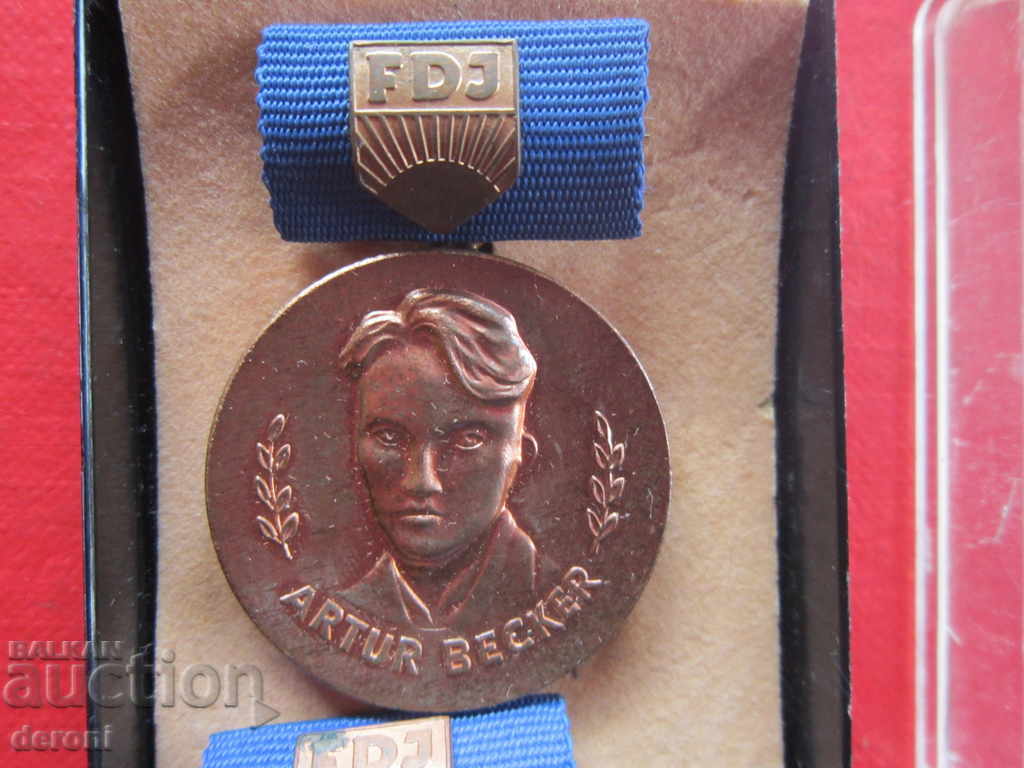 Old German Artur Becket tape tape with price 10.00 BGN | € 5.11