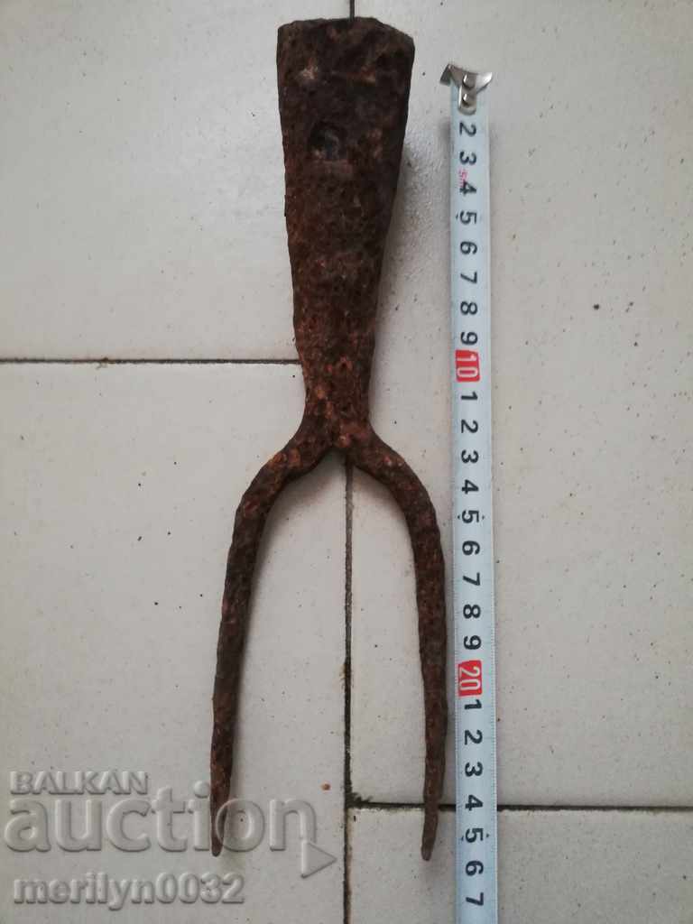 Double tooth, beet harvester, wrought iron with price 39.00 BGN | € 19.94 Double tooth, beet harvester, wrought iron with price 39.00 BGN | € 19.94