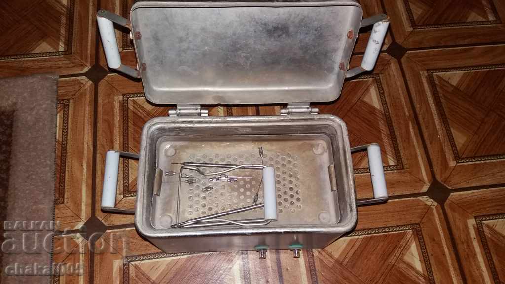 Old medical sterilizer - 5